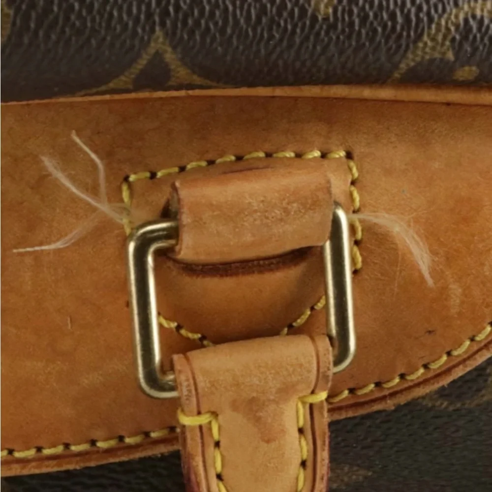 Vintage Classic: Louis Vuitton Deauville Handbag